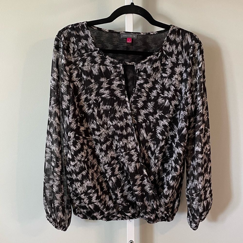Vince Camuto Black Patterned Long Sleeve Blouse
